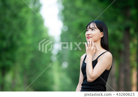 Young woman, business woman 43260623
