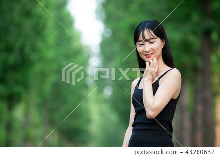 Young woman, business woman Young woman, business woman 43260632