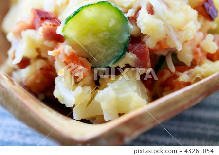 Potato salad with bacon Potato salad with bacon 43261054