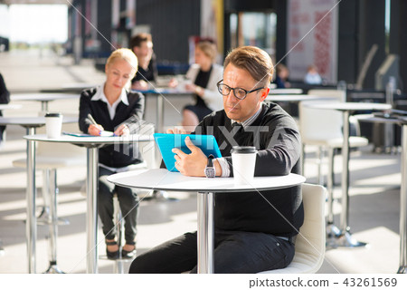 Business people in cafe 43261569