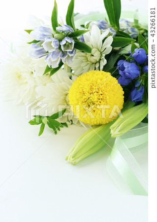 A bouquet of offerings A bouquet of offerings 43266181