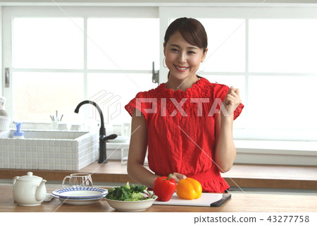 家庭主婦 43277758