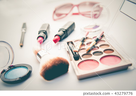 Set of decorative cosmetics for women Set of decorative cosmetics for women 43279776