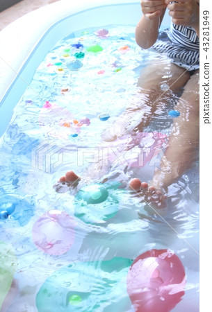 Summer veranda pool 43281949