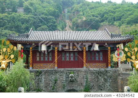 Huaqing Palace 43284542