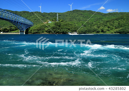 Kurono瀨戶大橋漩渦和船隻 Kurono瀨戶大橋漩渦和船隻 43285802