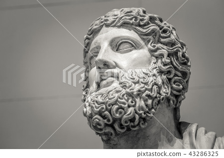 Head and shoulders detail of the ancient sculpture Head and shoulders detail of the ancient sculpture 43286325