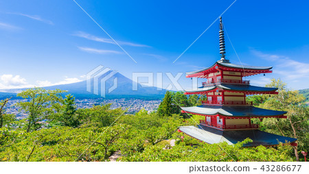 Spots popular with foreign tourists Fujiyoshida Shinkura Fuji Asama Shrine 43286677