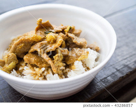 Red curry pork with rice in foam cup 43286857