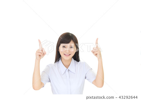 A smiling woman to point 43292644