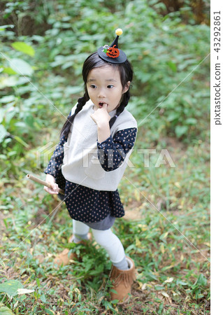 Halloween, Autumn, Girl, Child, Pumpkin, Broom, Witch, Cosplay 43292861