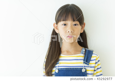 A girl 43292977