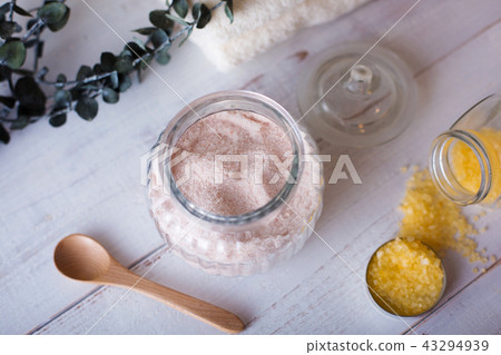 Bath salt 43294939