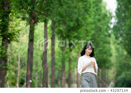 Young woman Young woman 43297134