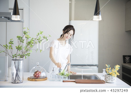 廚房裡的女人 廚房裡的女人 43297249