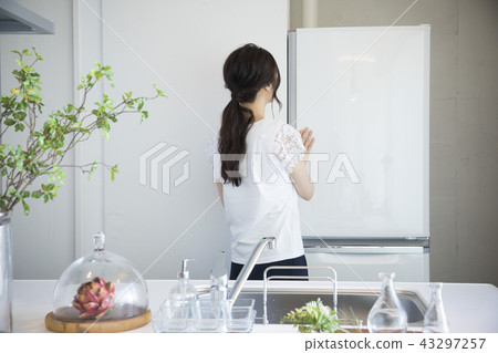 廚房裡的女人 廚房裡的女人 43297257