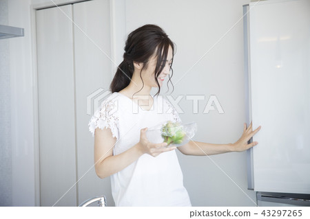 廚房裡的女人 廚房裡的女人 43297265