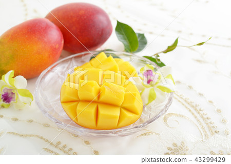 Fresh fruit 43299429