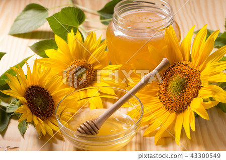 Honey in a glass jar Honey in a glass jar 43300549