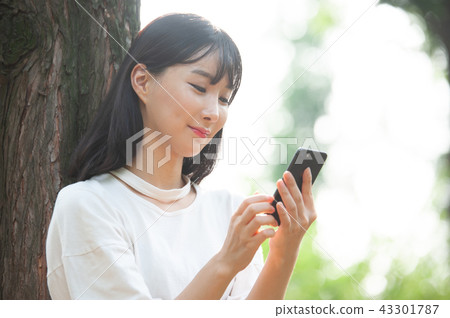 年輕的女人 年輕的女人 43301787