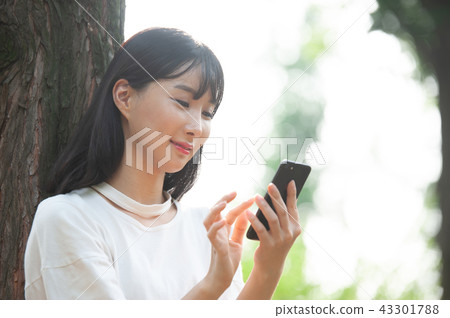 年輕的女人 年輕的女人 43301788