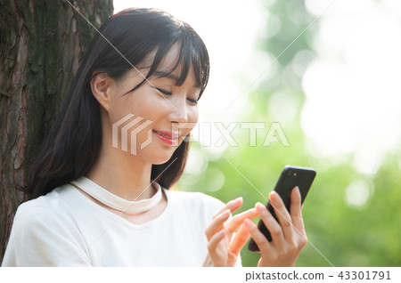 年輕的女人 年輕的女人 43301791