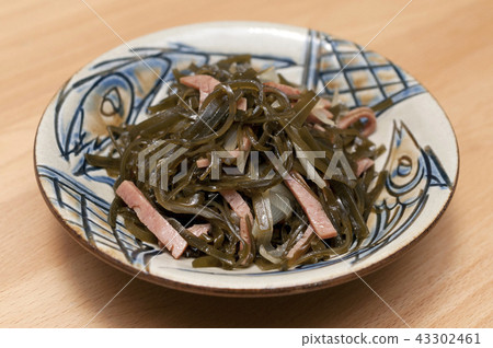 沖繩料理 - Kubuilichi(海帶炒) 沖繩料理 - Kubuilichi(海帶炒) 43302461