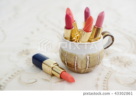 Cosmetic image Cosmetic image 43302861