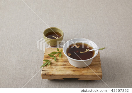 Correction, tea, Korea 43307262