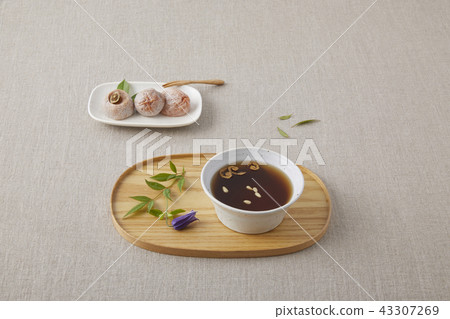 Correction, tea, Korea 43307269