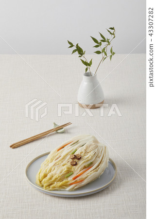 White kimchi, kimchi 43307282