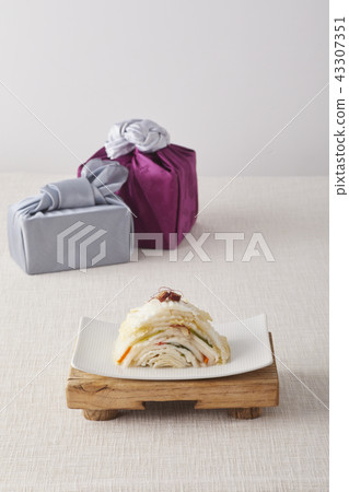 White kimchi, kimchi 43307351