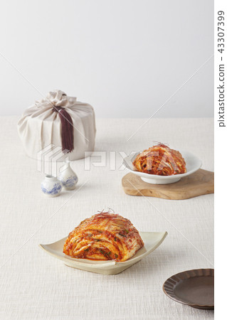 Kimchi, cabbage kimchi 43307399