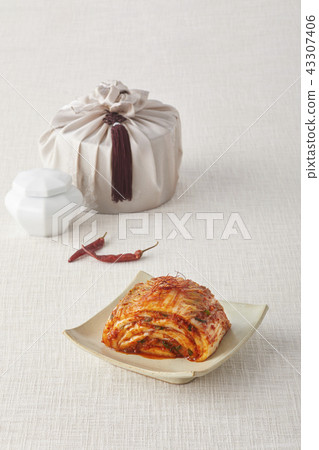 Kimchi, cabbage kimchi 43307406
