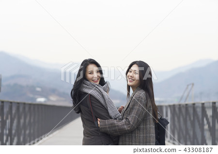 Winter Travel Sisters Photo Travel Healing Winter Travel Sisters Photo Travel Healing 43308187