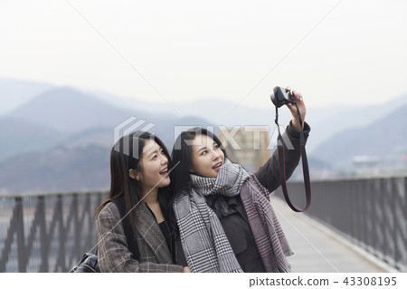 Winter Travel Sisters Photo Travel Healing Winter Travel Sisters Photo Travel Healing 43308195