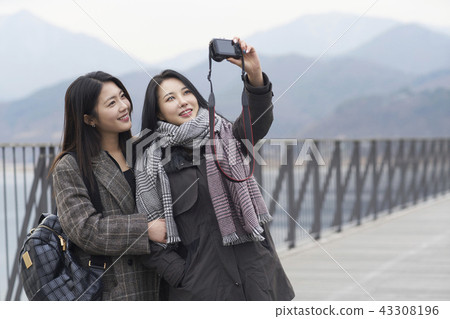 Winter Travel Sisters Photo Travel Healing Winter Travel Sisters Photo Travel Healing 43308196