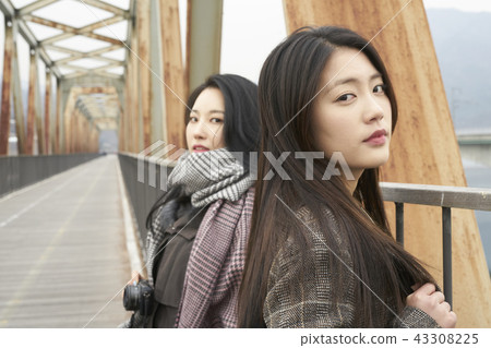 Winter Travel Sisters Photo Travel Healing Winter Travel Sisters Photo Travel Healing 43308225