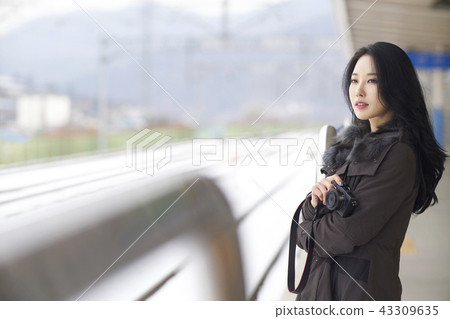 冬季旅行姐妹照片旅行治療 冬季旅行姐妹照片旅行治療 43309635
