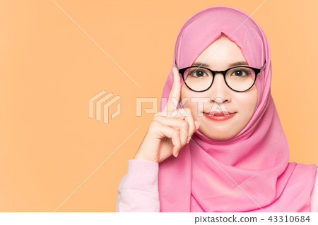 Muslim women 43310684