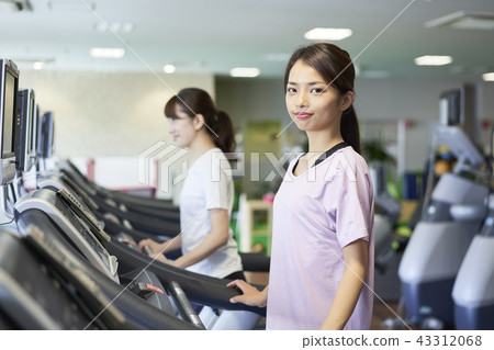 跑步機的女人 跑步機的女人 43312068