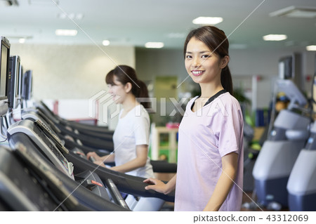 跑步機的女人 跑步機的女人 43312069