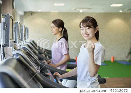 跑步機的女人 跑步機的女人 43312072