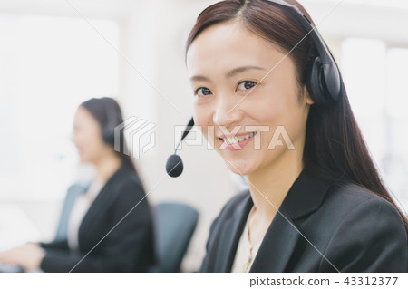 operator, female, lady 43312377
