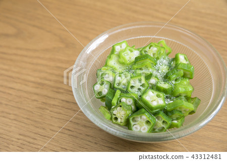 黃秋葵切成圓片 43312481
