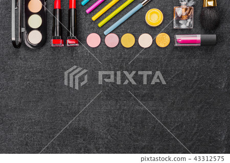 composition of luxury decorative cosmetics 43312575