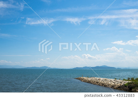 從Azumi河鎮Yokoehama的Kamogawa Katsuno花園地方看到的琵琶湖 43312883