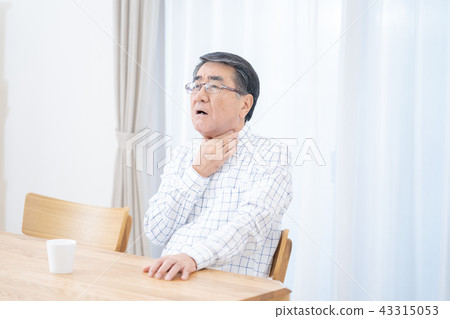 Throat sore senior man sick elderly people elderly people old people cold sickness 43315053