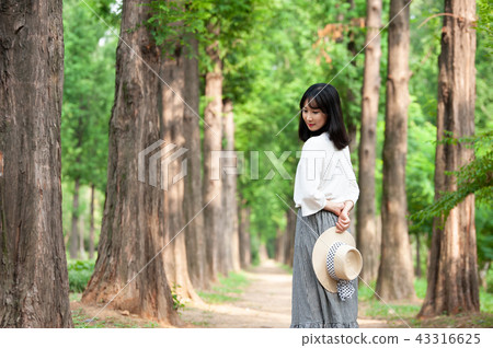 年輕的女人 43316625