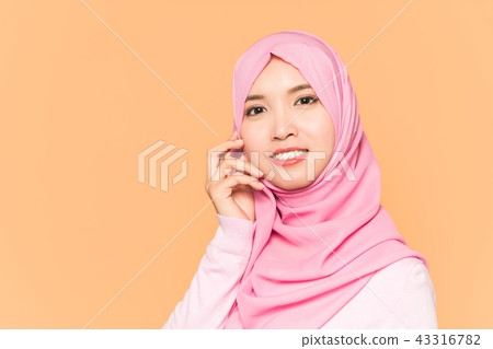 Muslim women 43316782